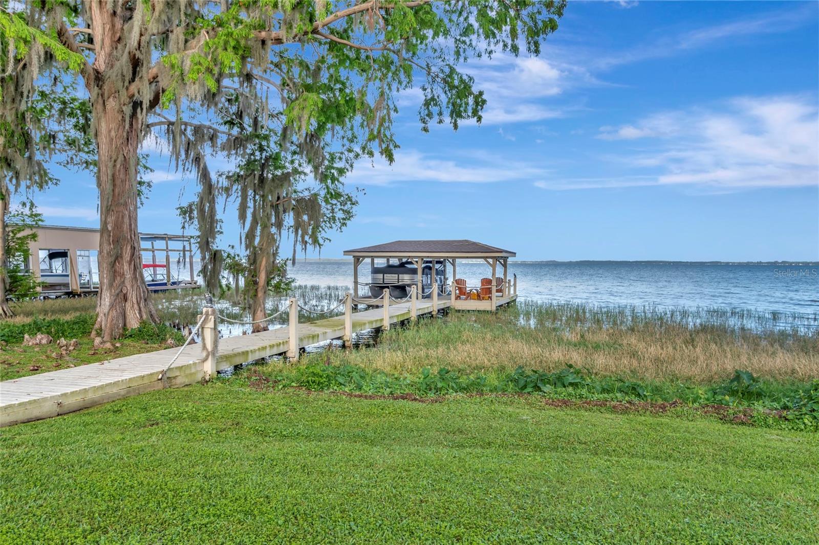 1215 LAKESHORE DR, EUSTIS, FL, 32726