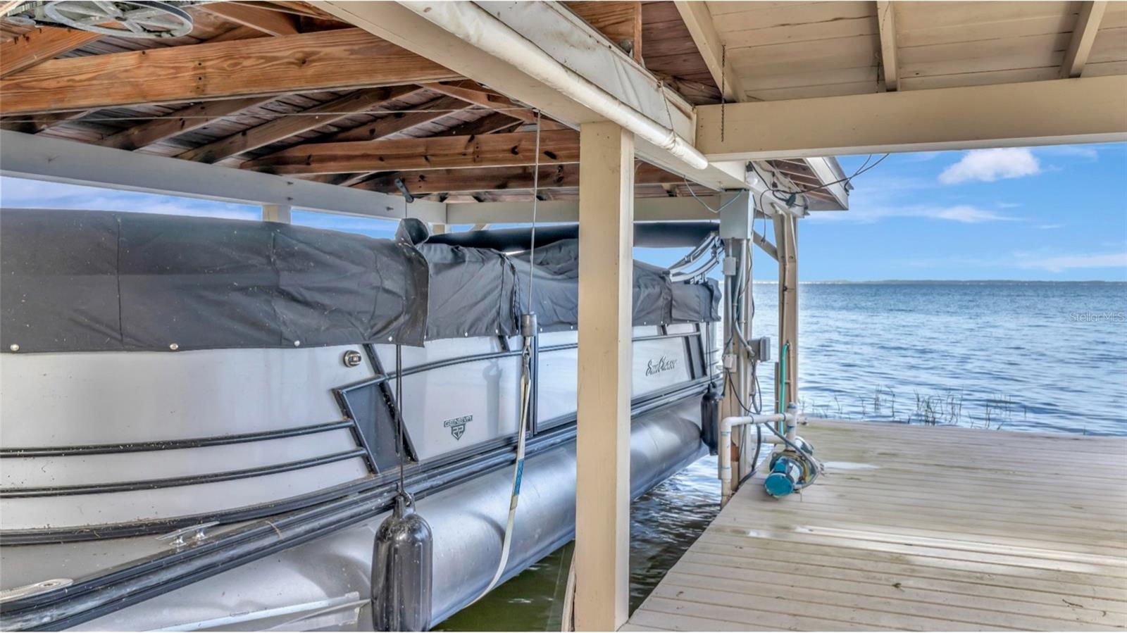 1215 LAKESHORE DR, EUSTIS, FL, 32726