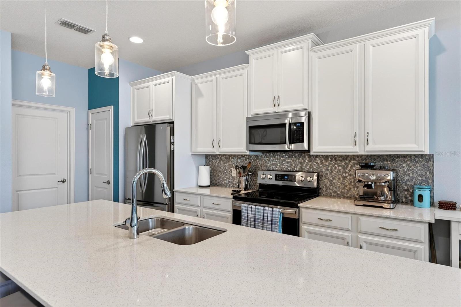 887 LADY BIRD LN, ORANGE CITY, FL, 32763