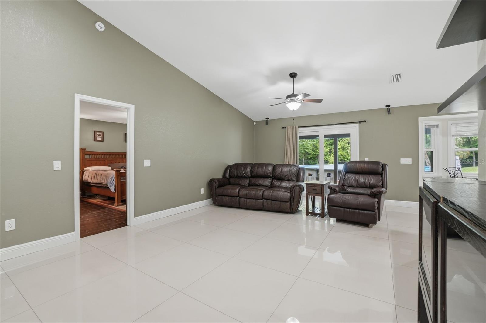 130 E BAHAMA RD, WINTER SPRINGS, FL, 32708