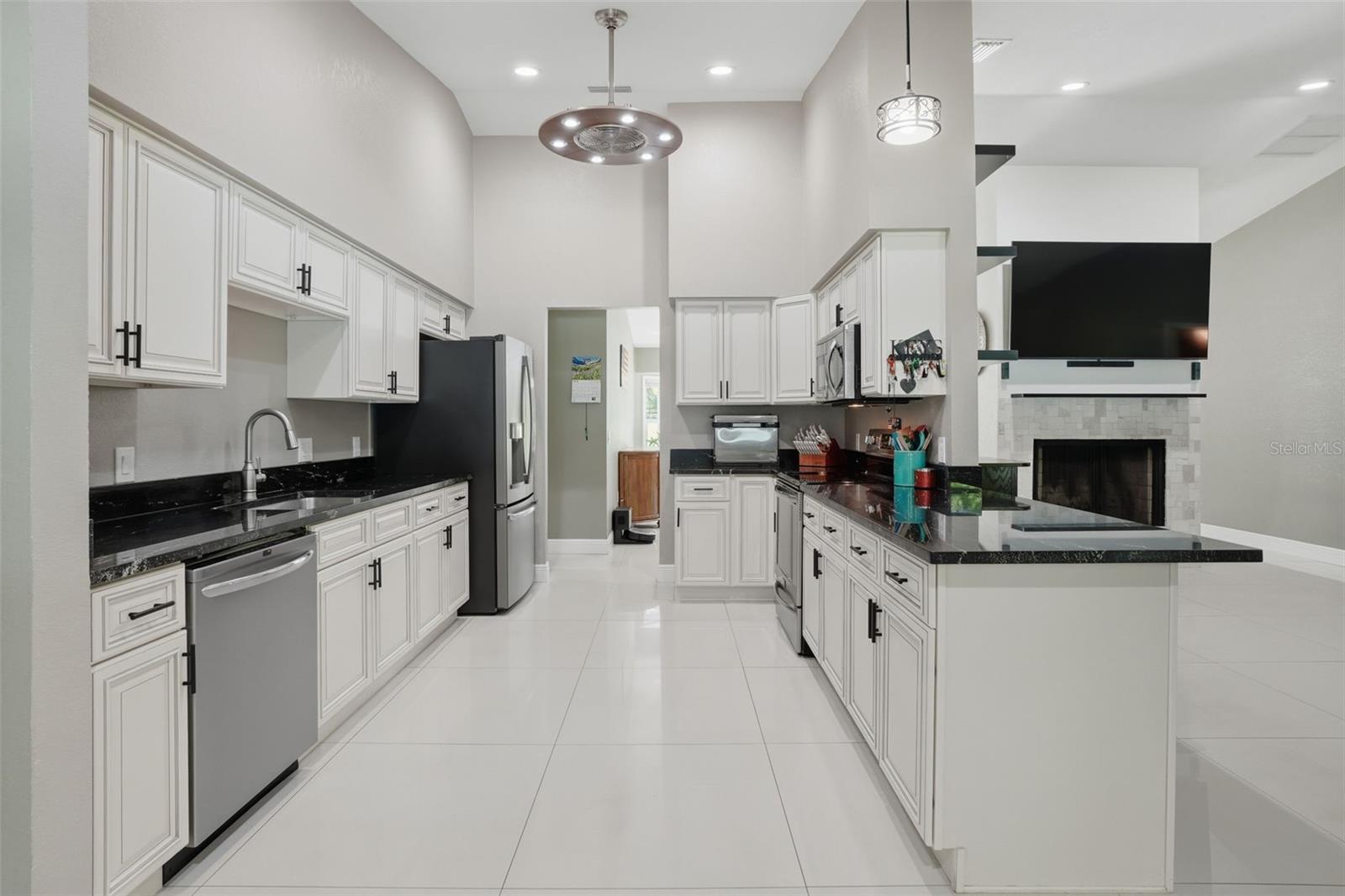 130 E BAHAMA RD, WINTER SPRINGS, FL, 32708