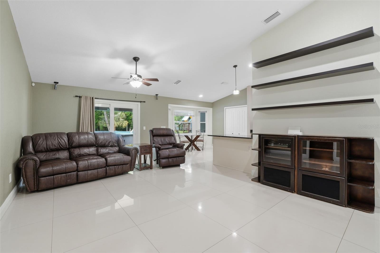 130 E BAHAMA RD, WINTER SPRINGS, FL, 32708