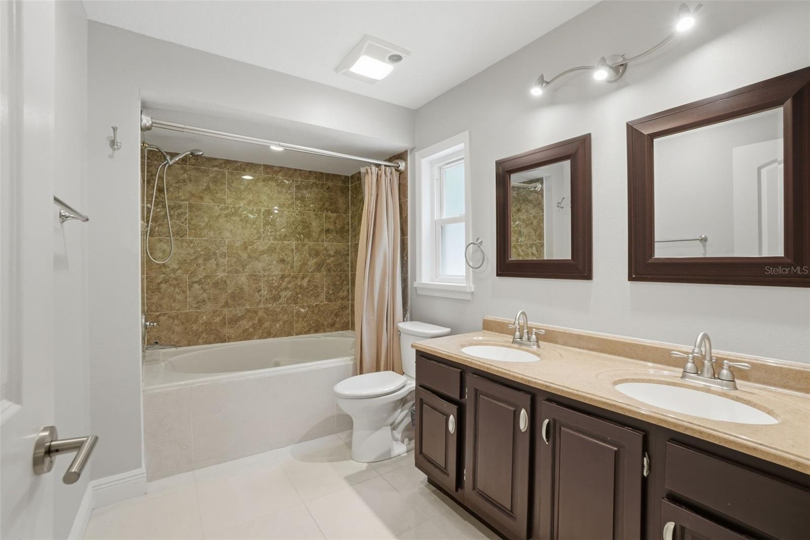 130 E BAHAMA RD, WINTER SPRINGS, FL, 32708