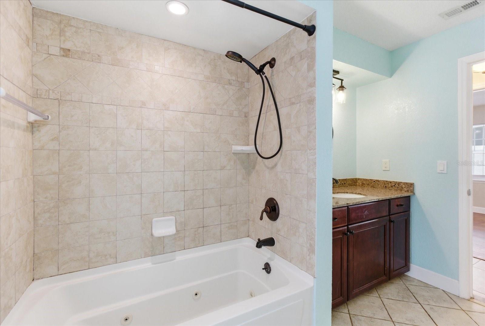 393 WEKIVA COVE RD, LONGWOOD, FL, 32779