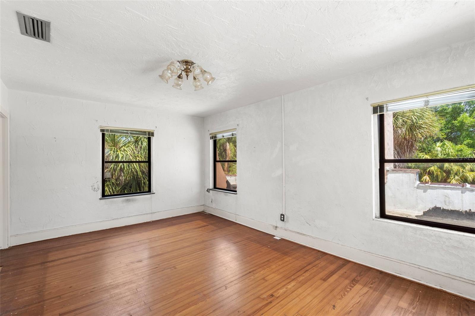 7010 PARK ST S, ST PETERSBURG, FL, 33707