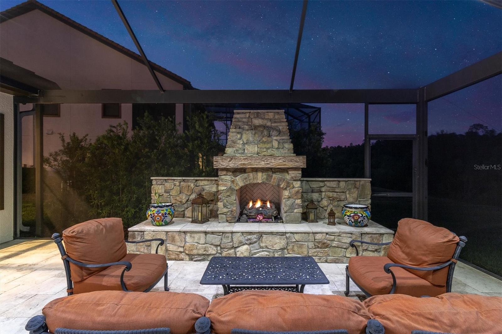 ROAST SMORES AND SHARE FAMILY STORIES