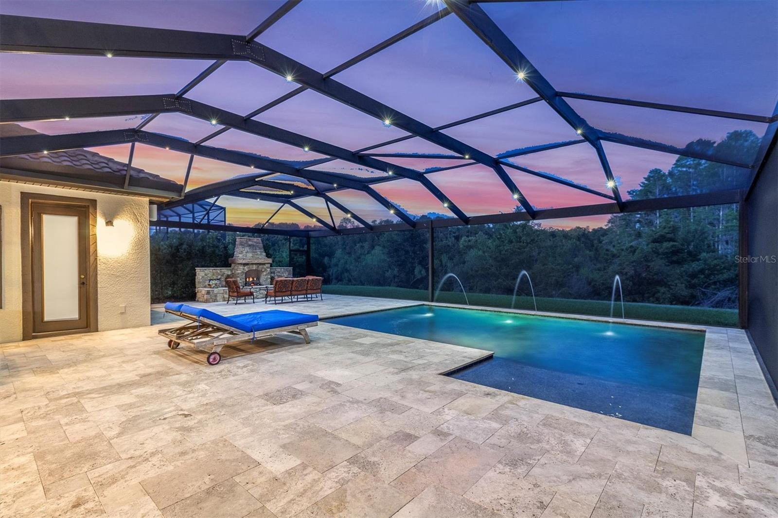 LEGANT TRAVERTINE, HEATED SALTWATER POOL, VIEWS OF WILDLIFE & NATURE. THIS IS HOME