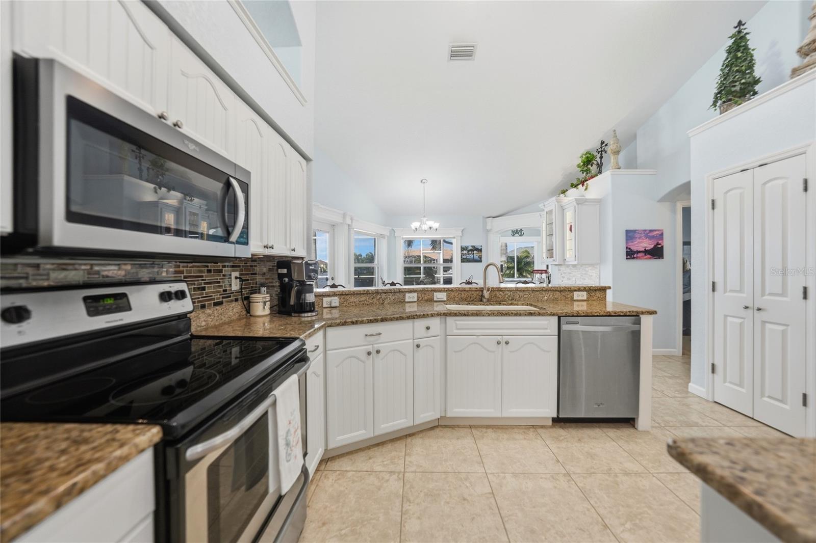 9325 ST PAUL DR, PORT CHARLOTTE, FL, 33981