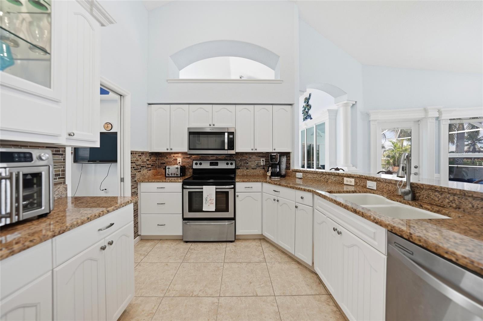 9325 ST PAUL DR, PORT CHARLOTTE, FL, 33981