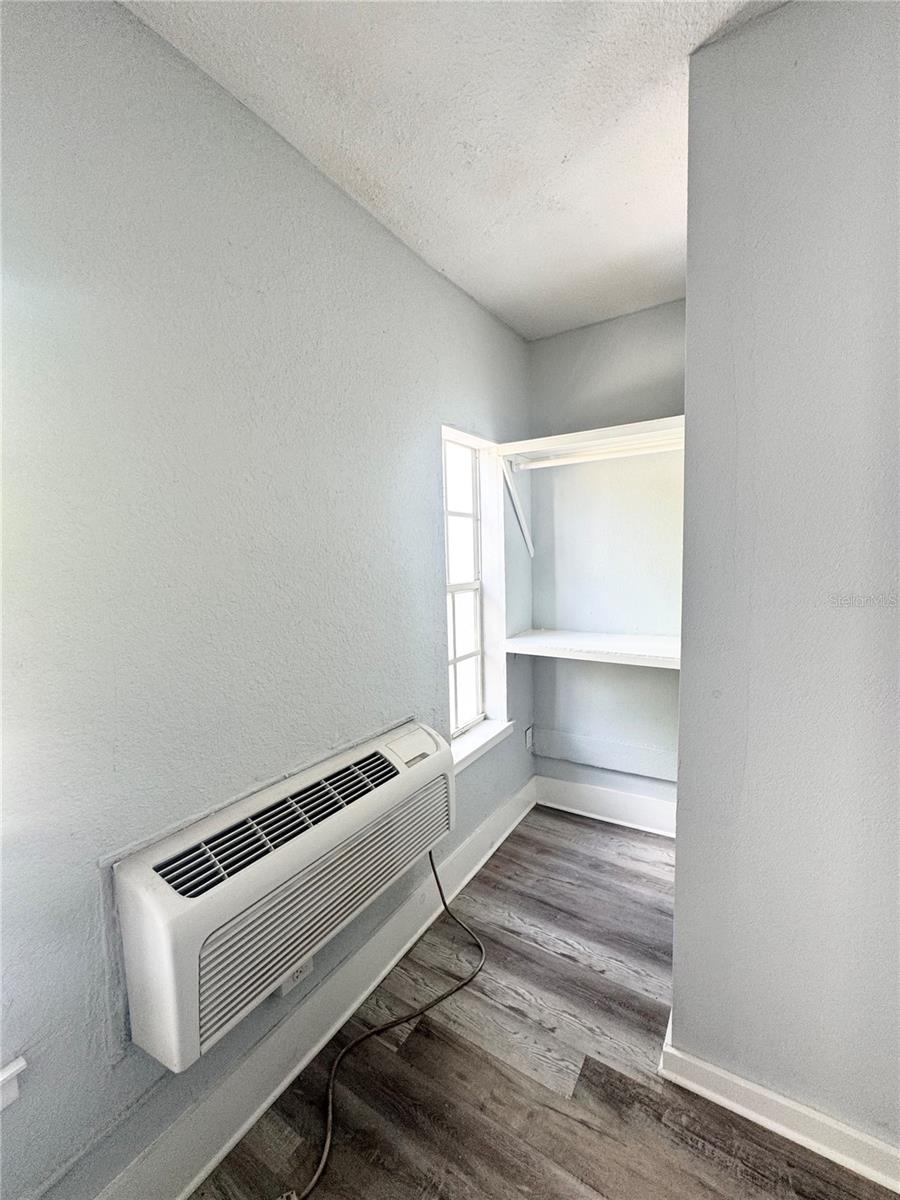 704 CORDOVA DR #6, ORLANDO, FL, 32804