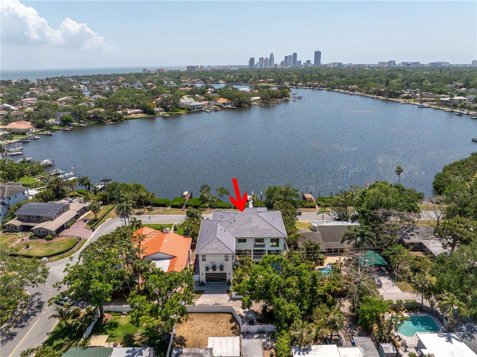 337 COFFEE POT DR NE, ST PETERSBURG, FL, 33704