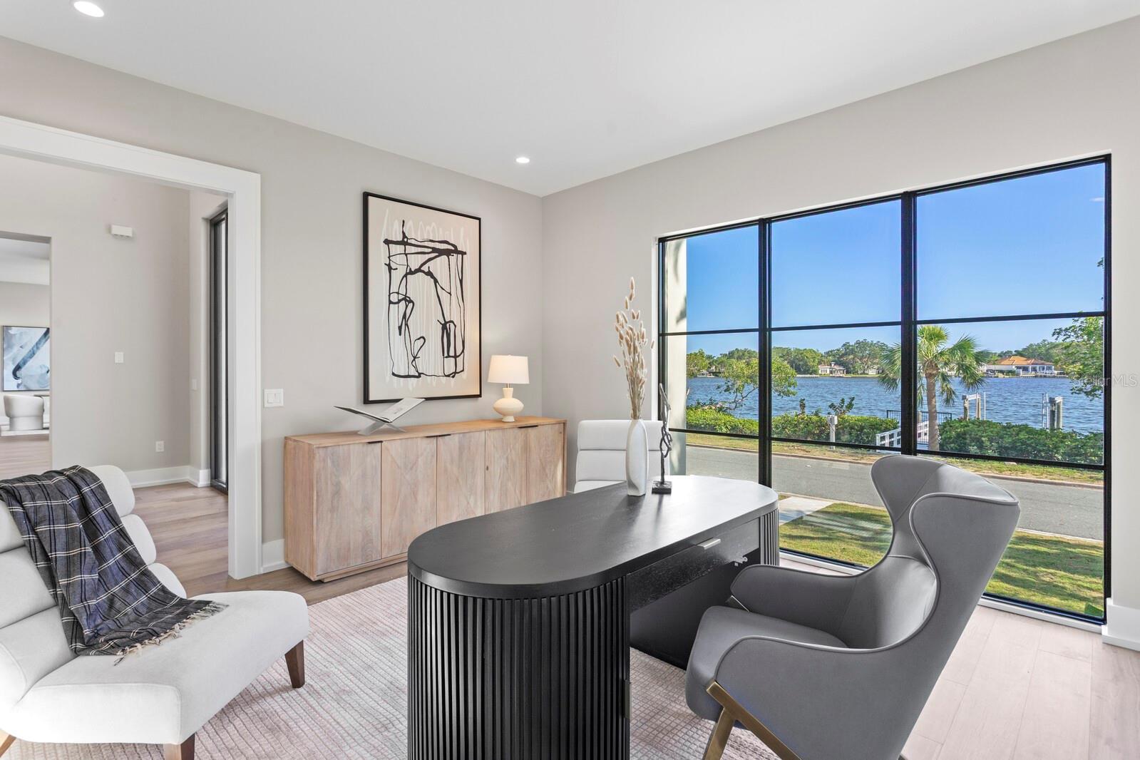 337 COFFEE POT DR NE, ST PETERSBURG, FL, 33704