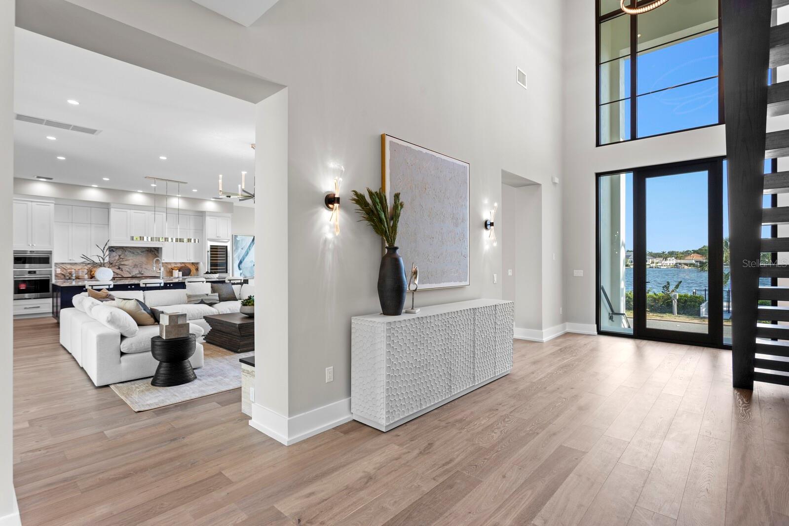 337 COFFEE POT DR NE, ST PETERSBURG, FL, 33704