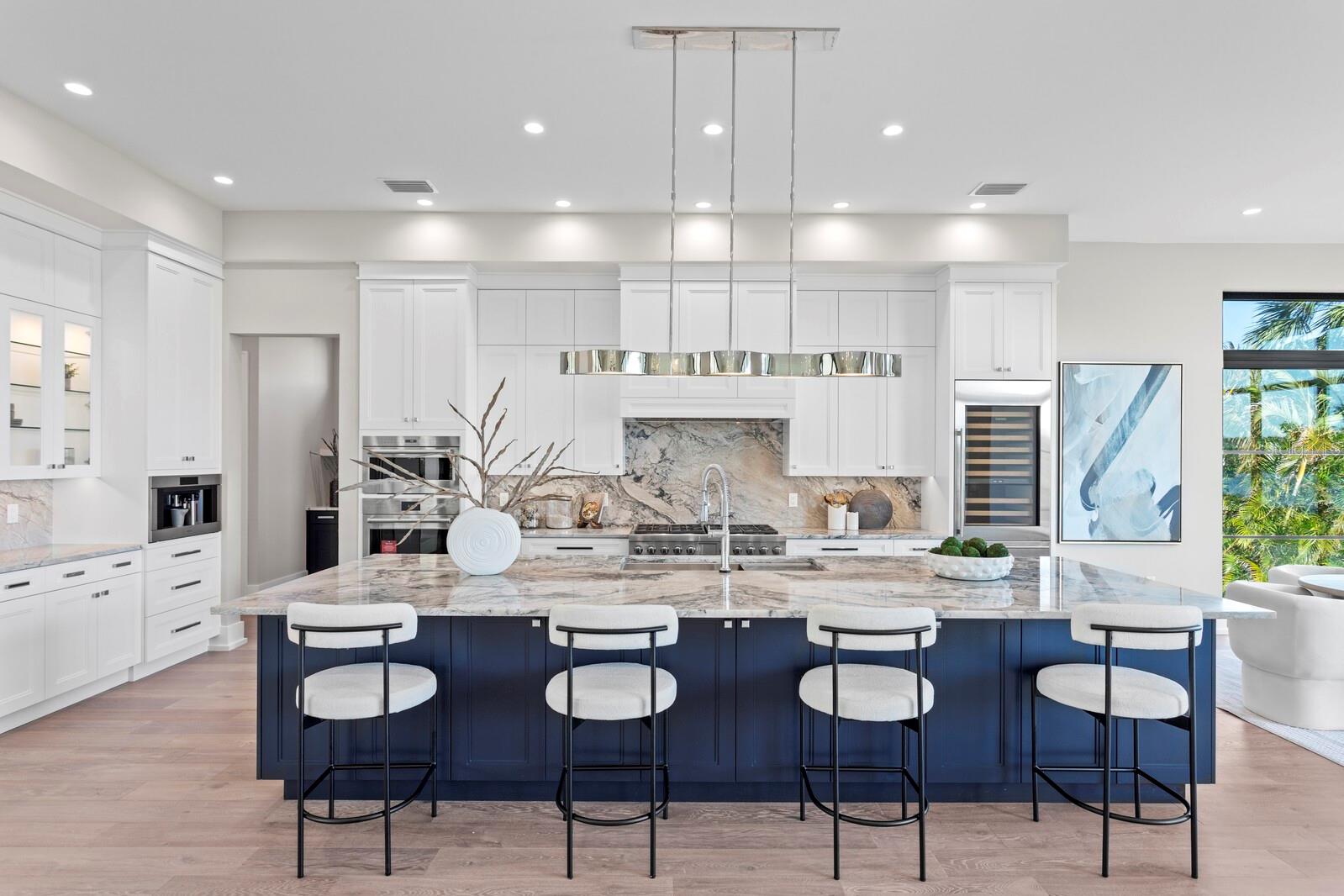 337 COFFEE POT DR NE, ST PETERSBURG, FL, 33704