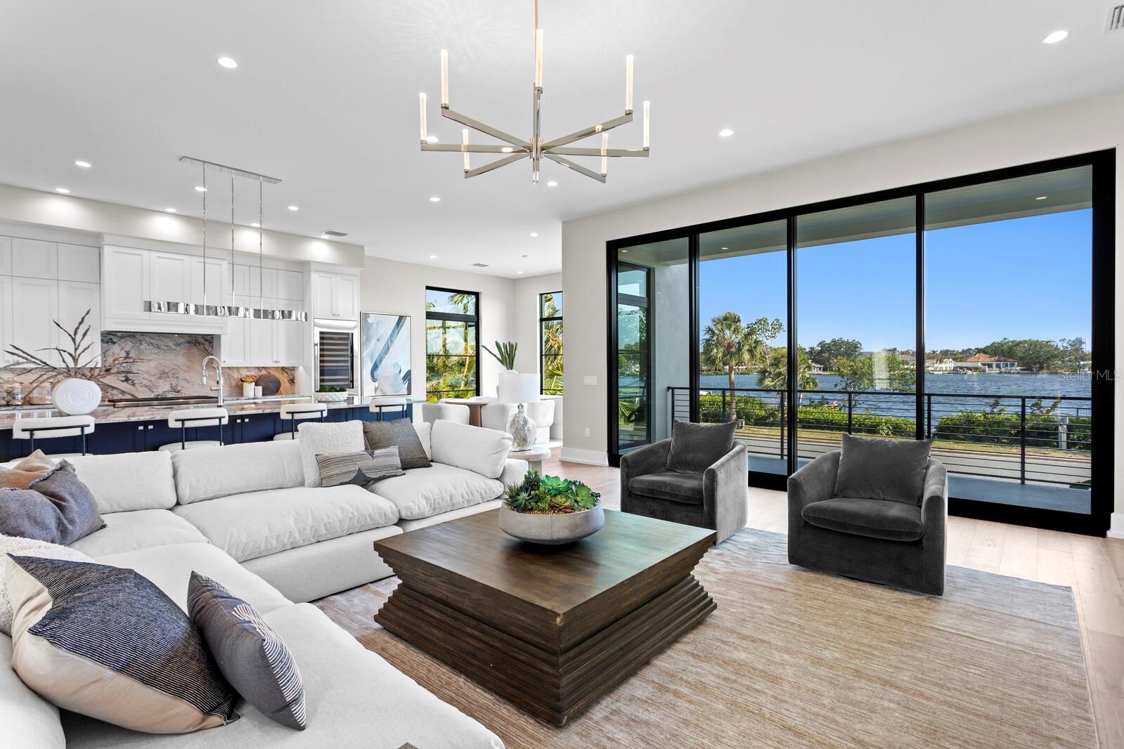 337 COFFEE POT DR NE, ST PETERSBURG, FL, 33704