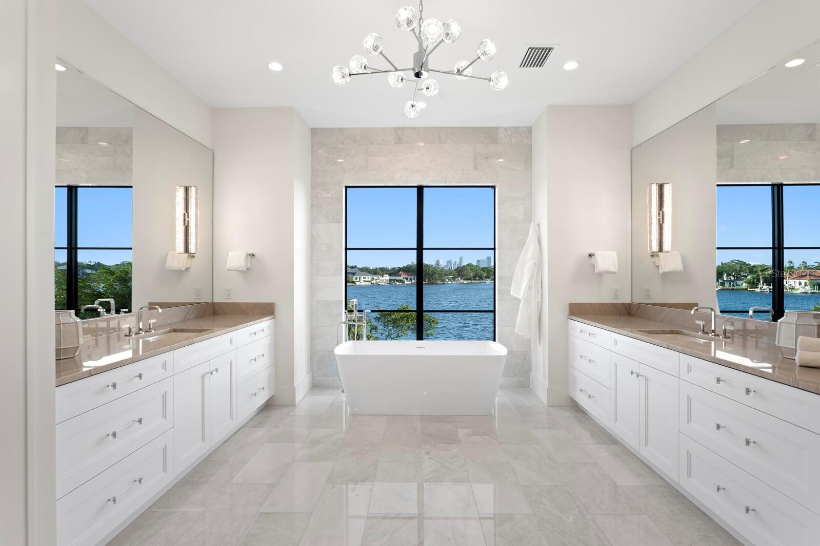 337 COFFEE POT DR NE, ST PETERSBURG, FL, 33704