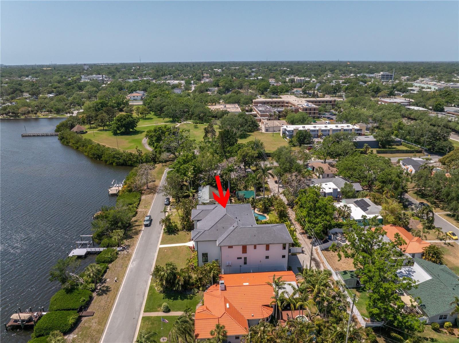 337 COFFEE POT DR NE, ST PETERSBURG, FL, 33704