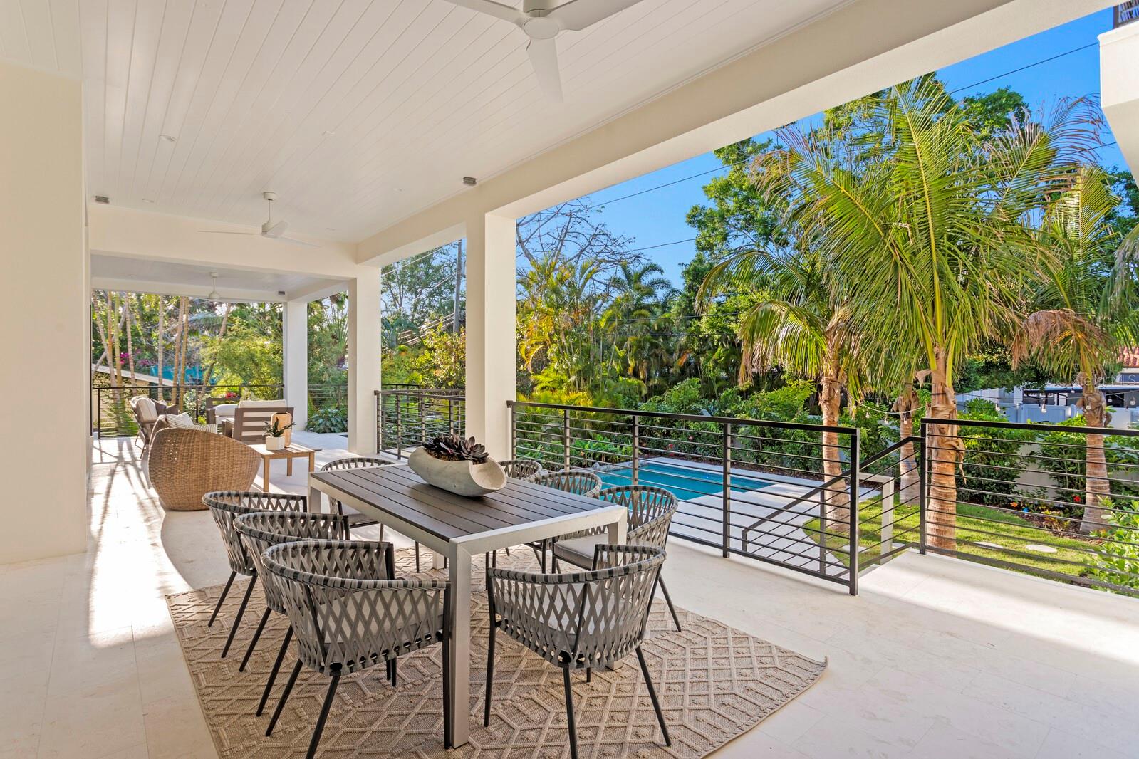 337 COFFEE POT DR NE, ST PETERSBURG, FL, 33704