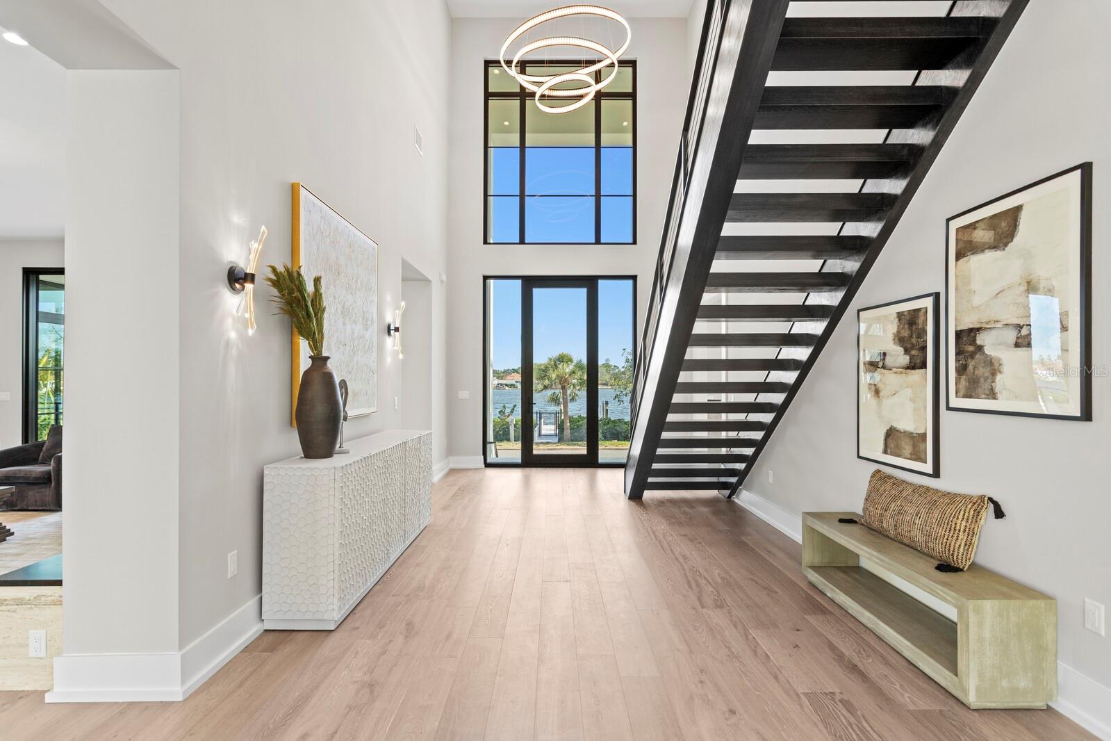 337 COFFEE POT DR NE, ST PETERSBURG, FL, 33704