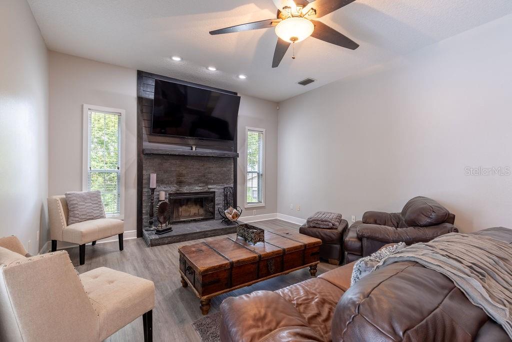 34041 VALENCIA DR, LEESBURG, FL, 34788