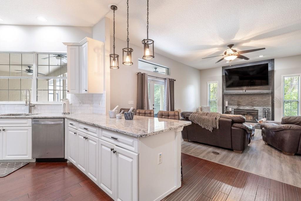 34041 VALENCIA DR, LEESBURG, FL, 34788