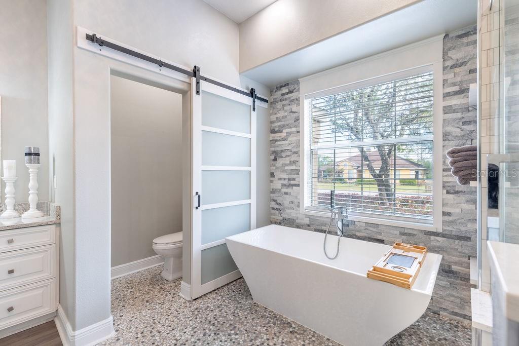 34041 VALENCIA DR, LEESBURG, FL, 34788