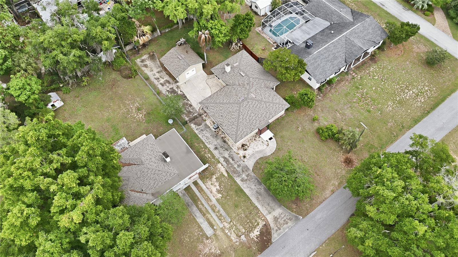 126 E MAGNOLIA AVE, HOWEY IN THE HILLS, FL, 34737