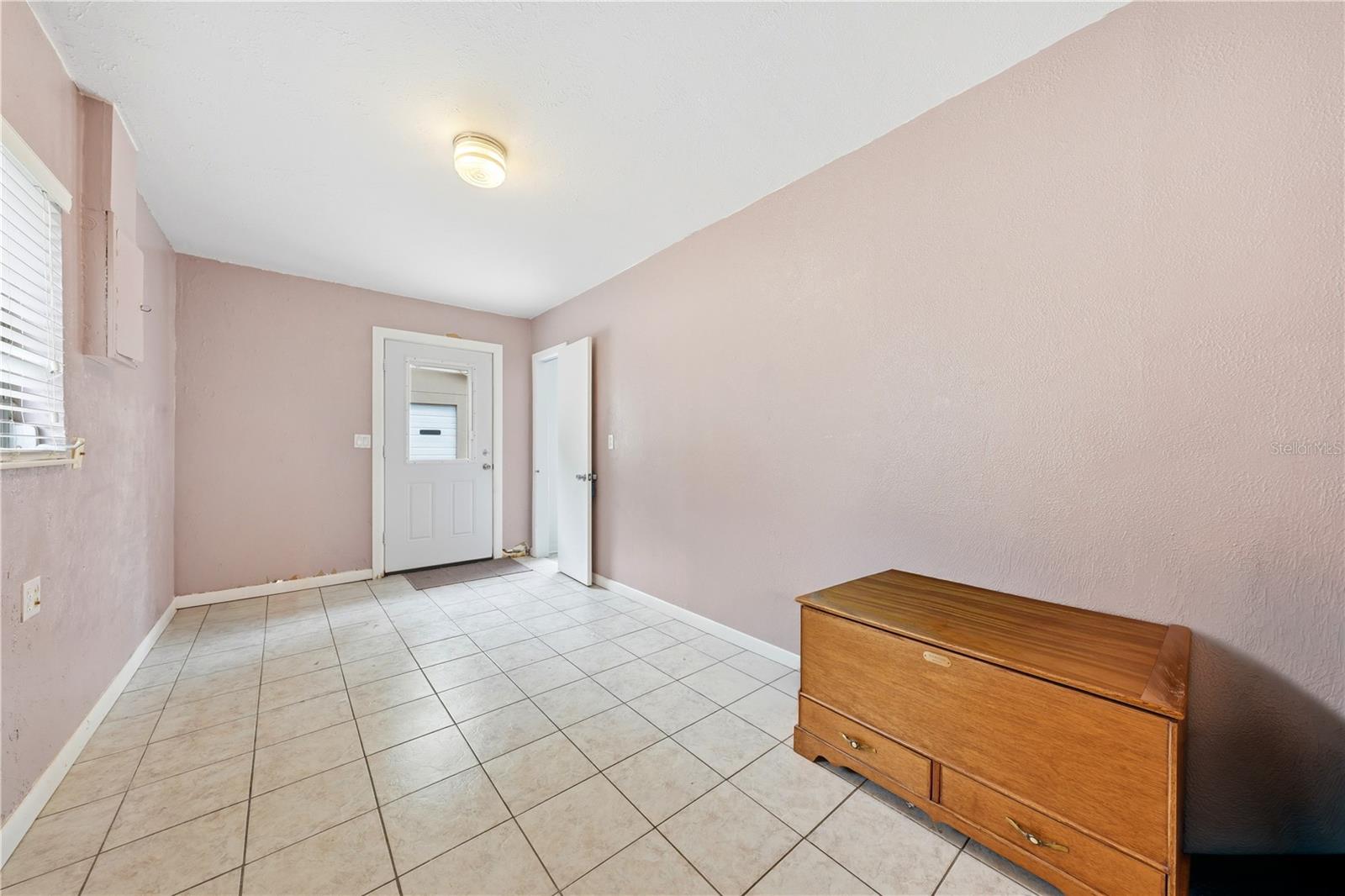 126 E MAGNOLIA AVE, HOWEY IN THE HILLS, FL, 34737