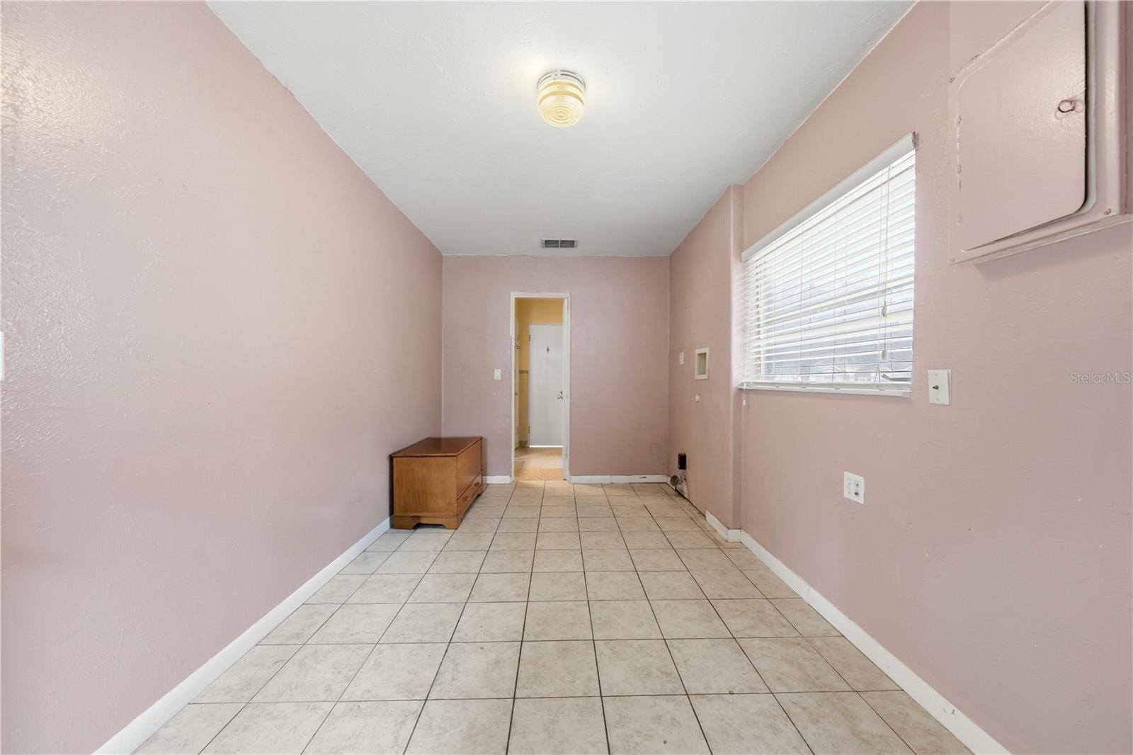 126 E MAGNOLIA AVE, HOWEY IN THE HILLS, FL, 34737