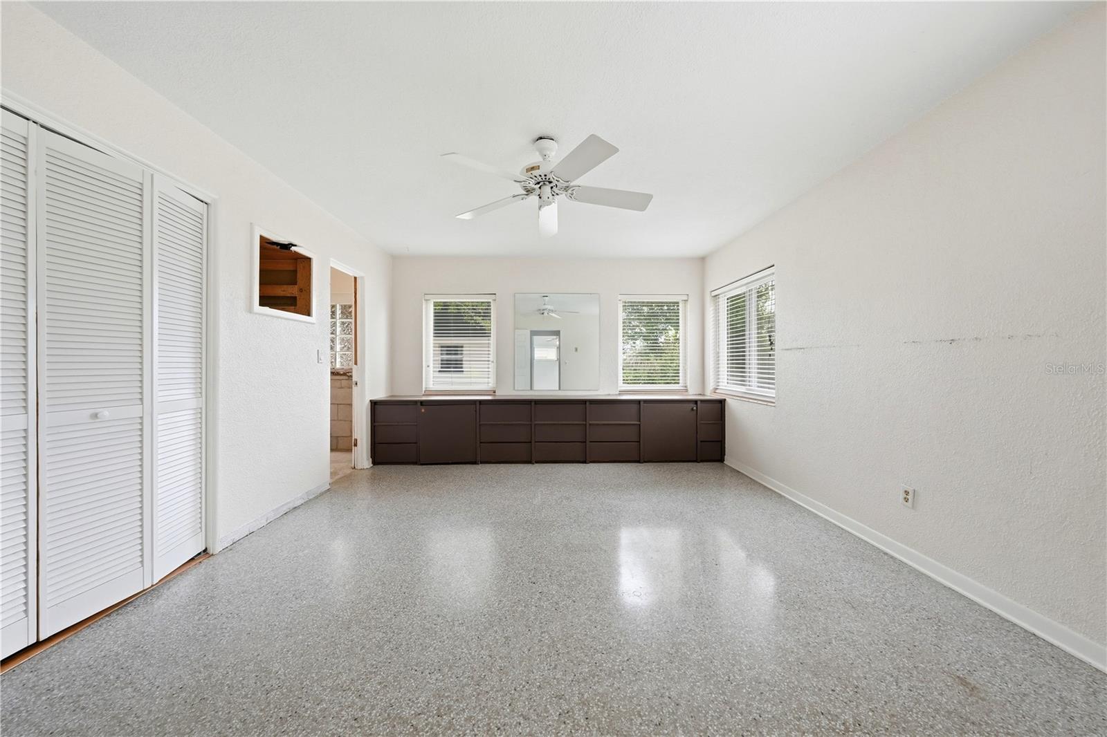 126 E MAGNOLIA AVE, HOWEY IN THE HILLS, FL, 34737