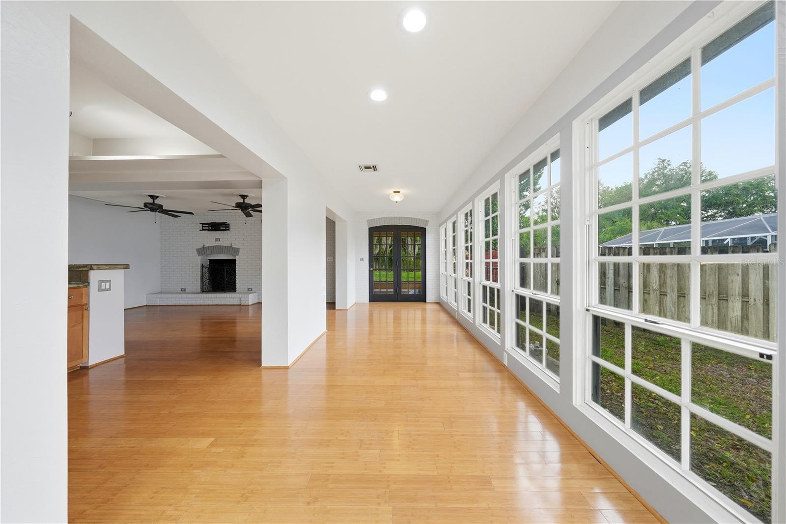 126 E MAGNOLIA AVE, HOWEY IN THE HILLS, FL, 34737