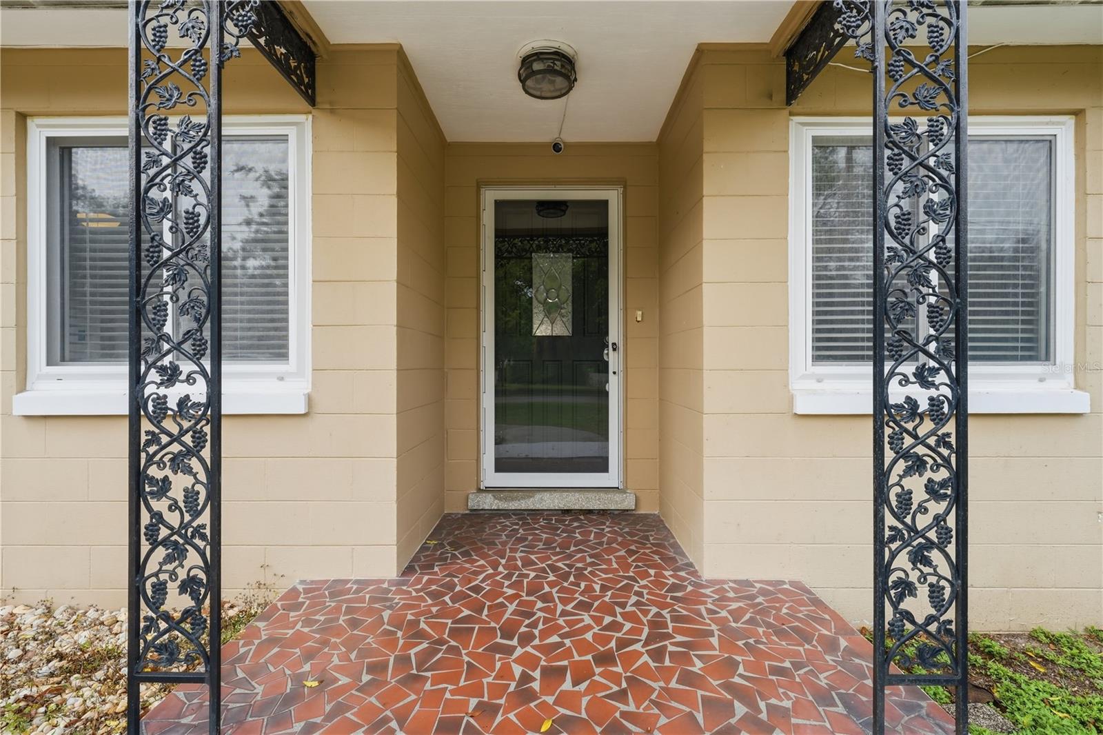 126 E MAGNOLIA AVE, HOWEY IN THE HILLS, FL, 34737