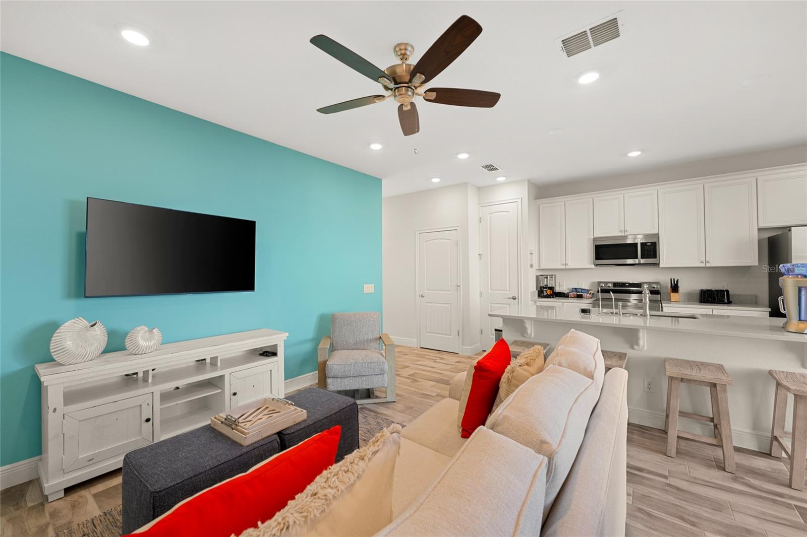 8205 SURF ST, KISSIMMEE, FL, 34747