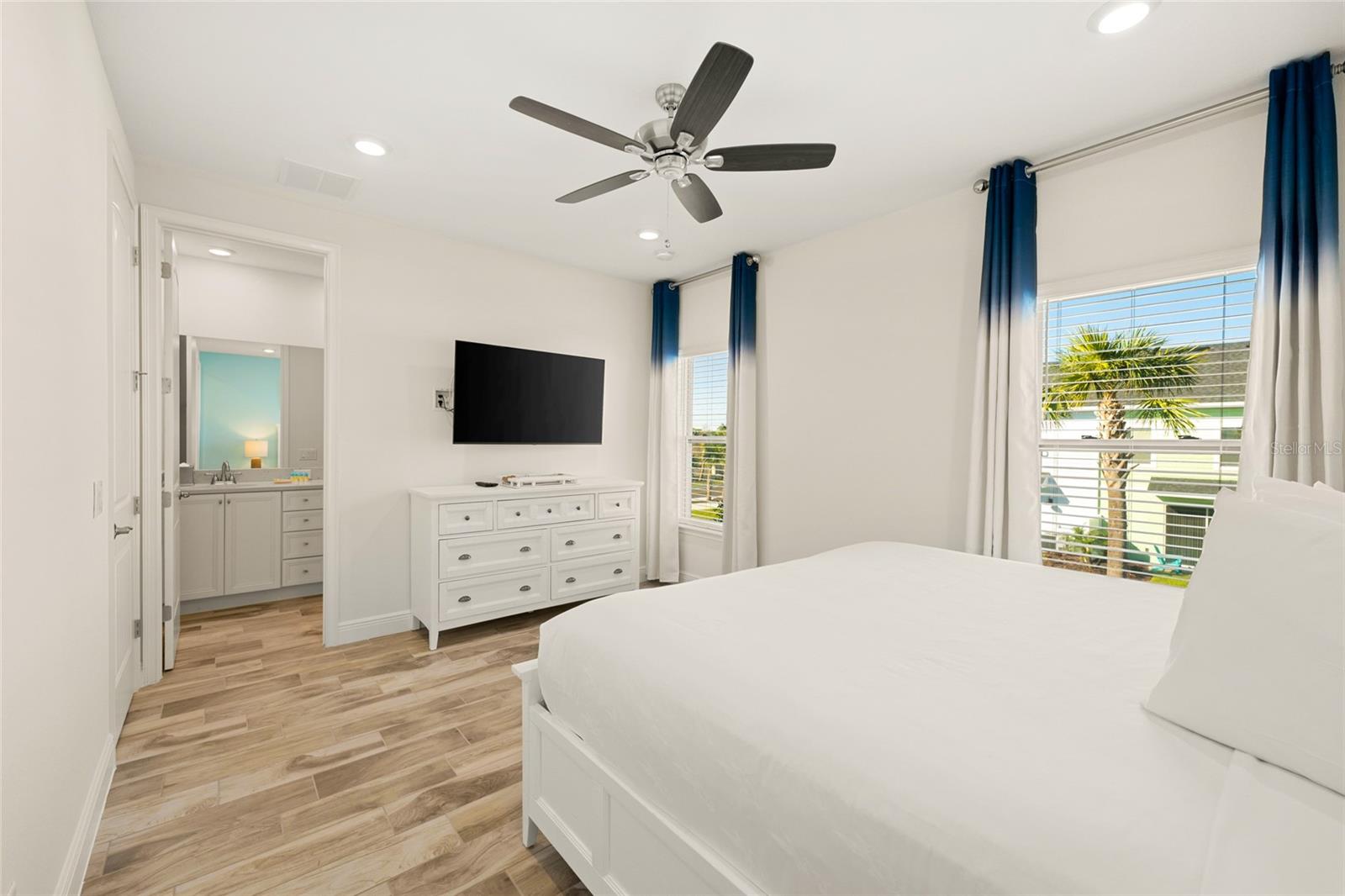 8205 SURF ST, KISSIMMEE, FL, 34747