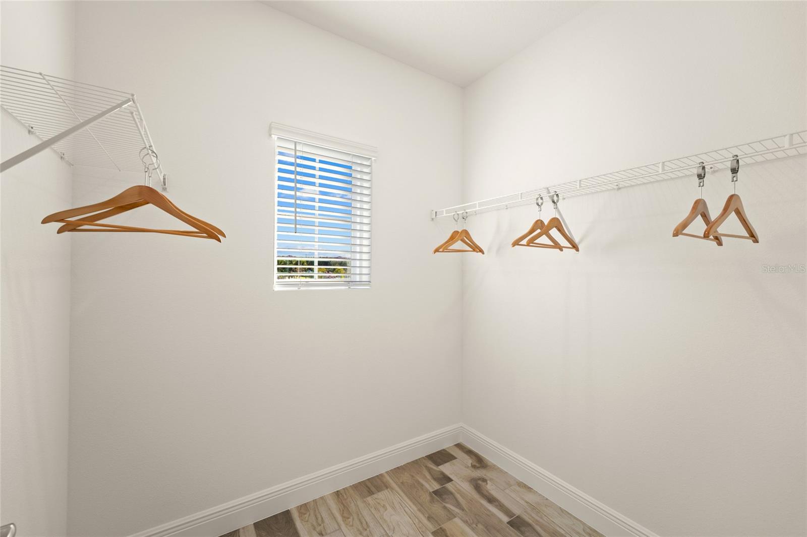 8205 SURF ST, KISSIMMEE, FL, 34747