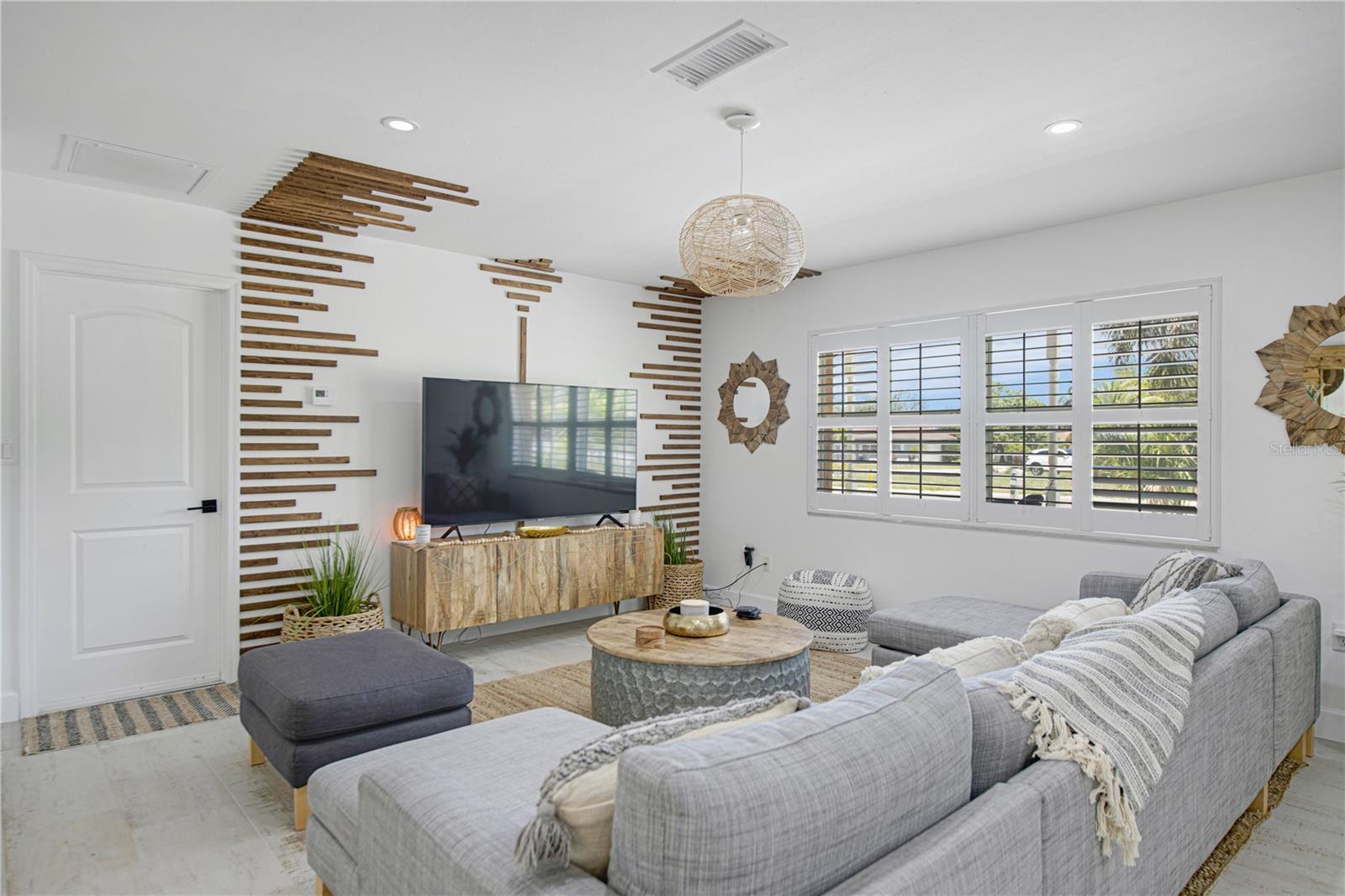 2436 CONSTITUTION BLVD, SARASOTA, FL, 34231