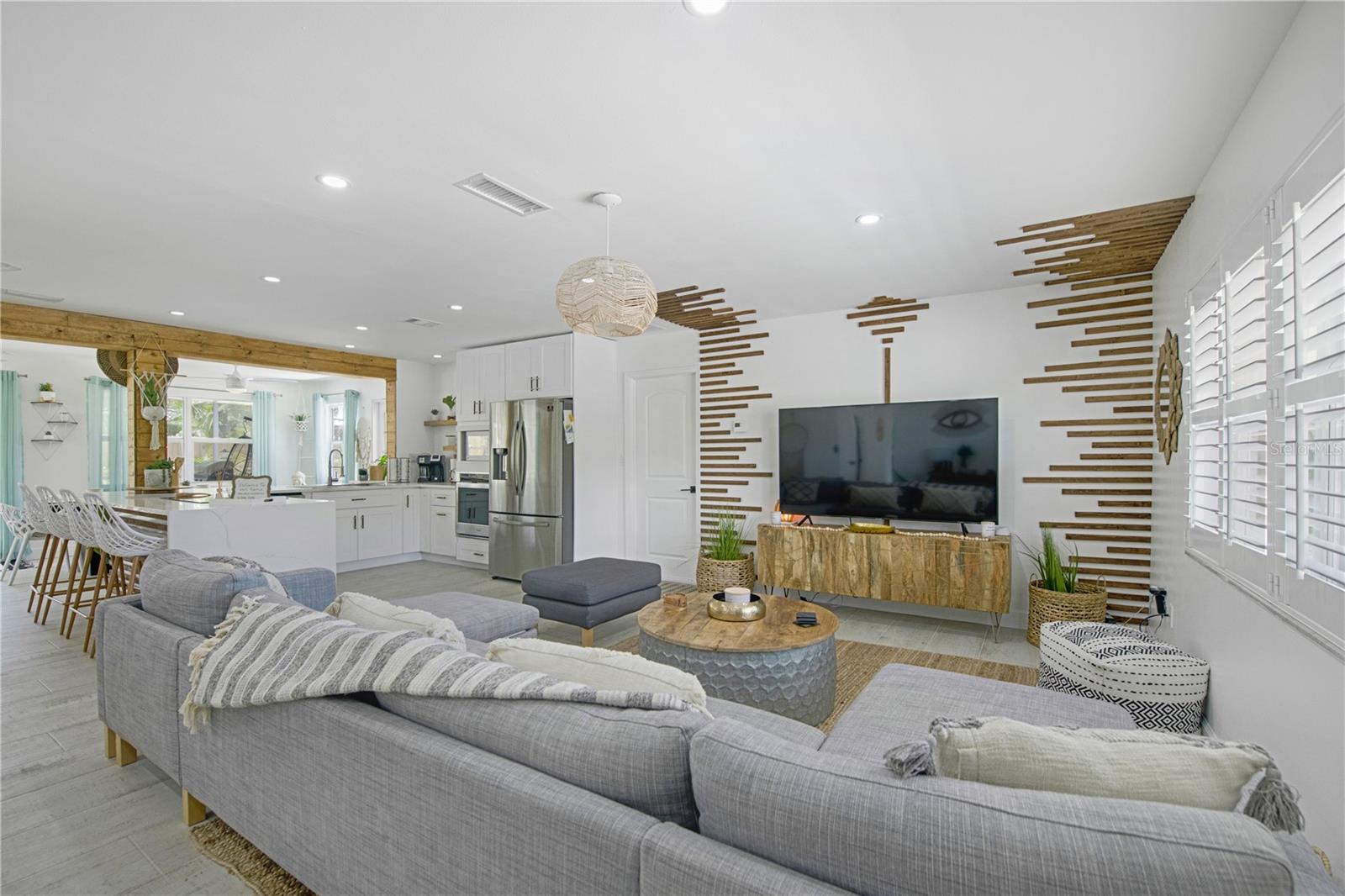 2436 CONSTITUTION BLVD, SARASOTA, FL, 34231