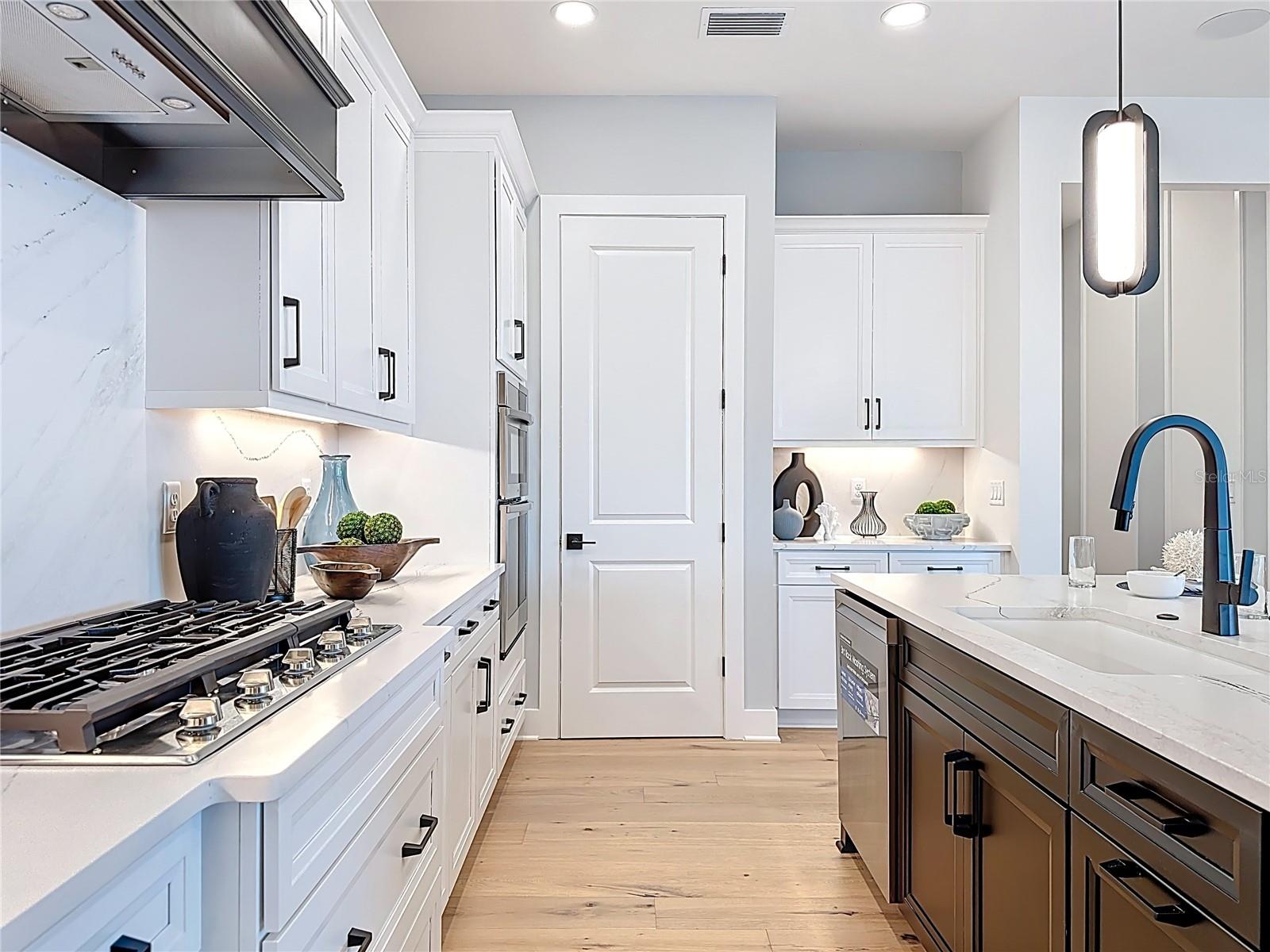 6105 WHITE MANGROVE LN, BRADENTON, FL, 34210