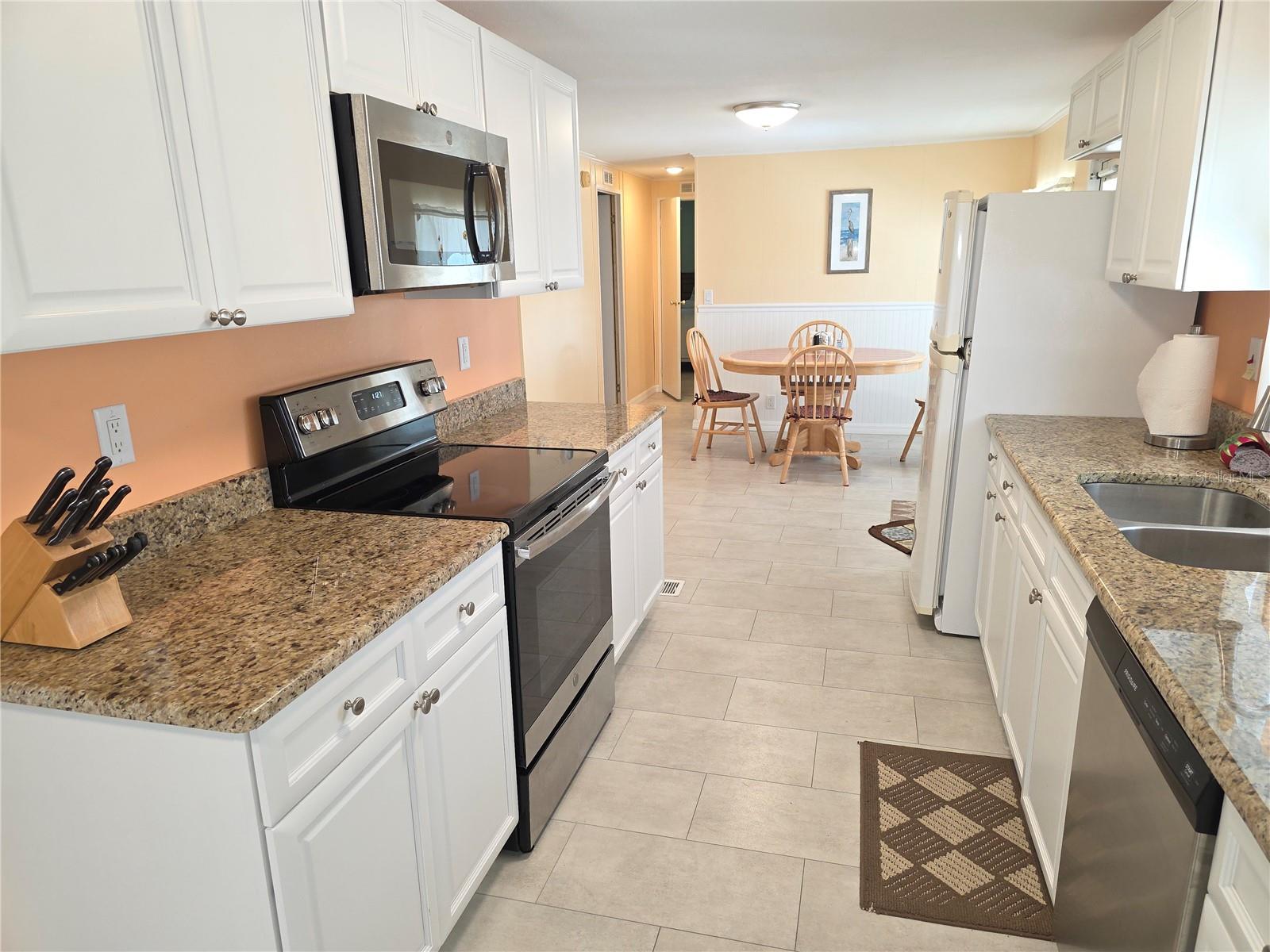 15682 BROOKRIDGE BLVD, BROOKSVILLE, FL, 34613