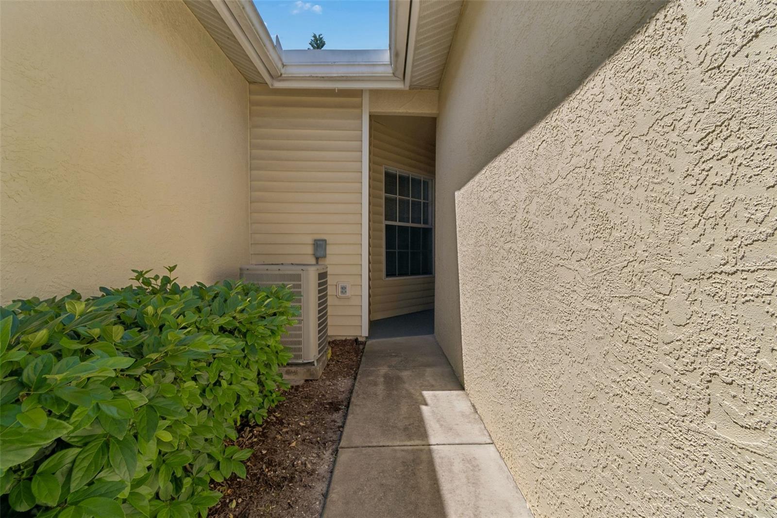 1050 STARKEY RD #207, LARGO, FL, 33771