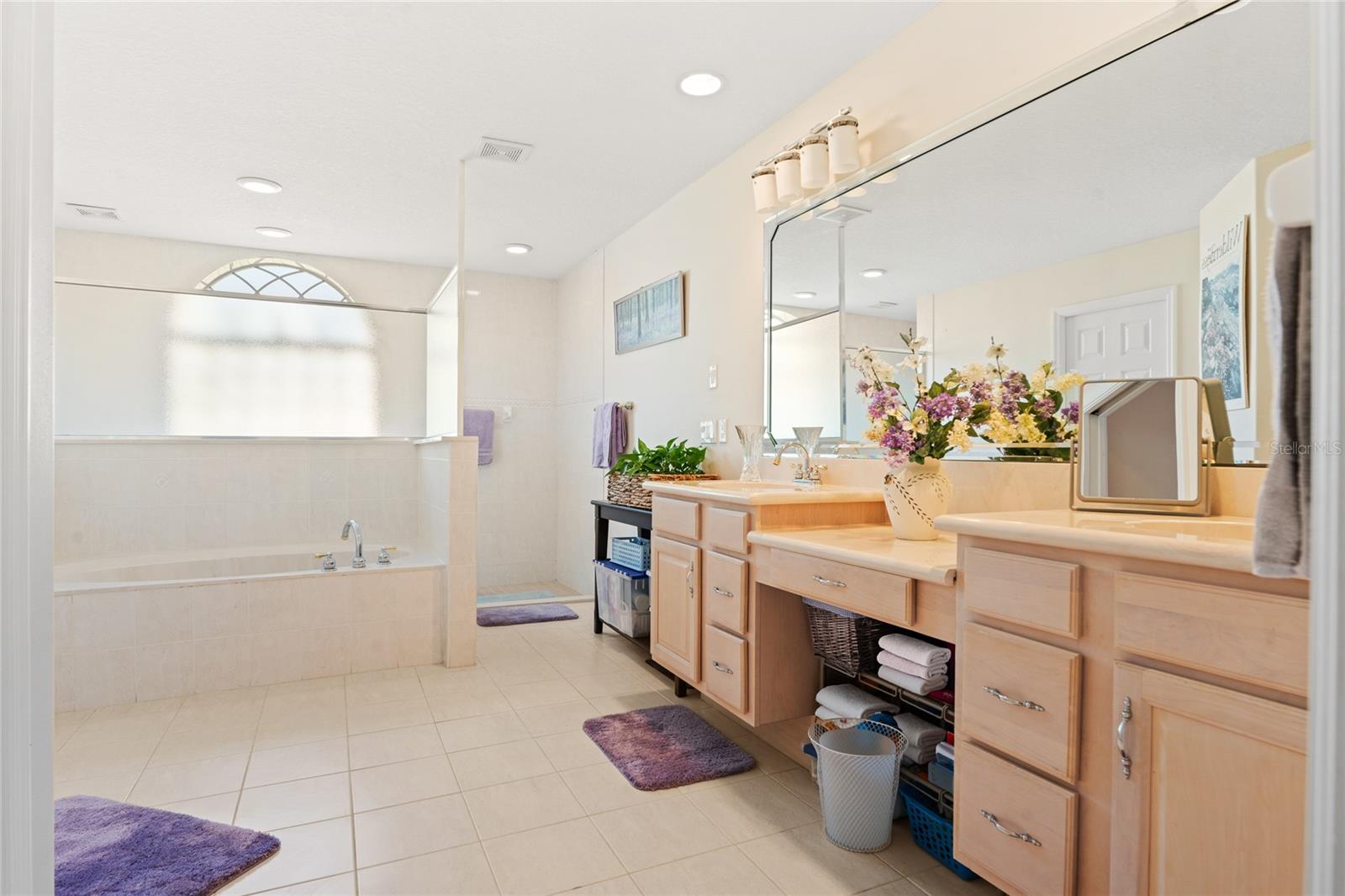 40 EDGEWATER DR, PALM COAST, FL, 32164