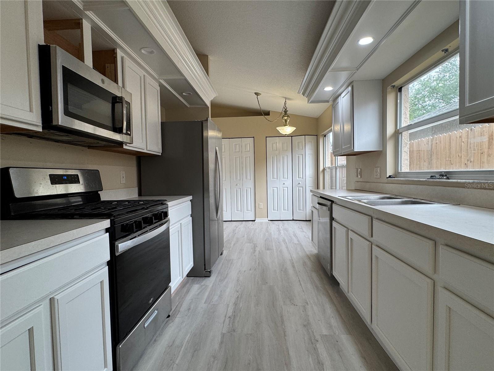 27618 SKY LAKE CIR, WESLEY CHAPEL, FL, 33544