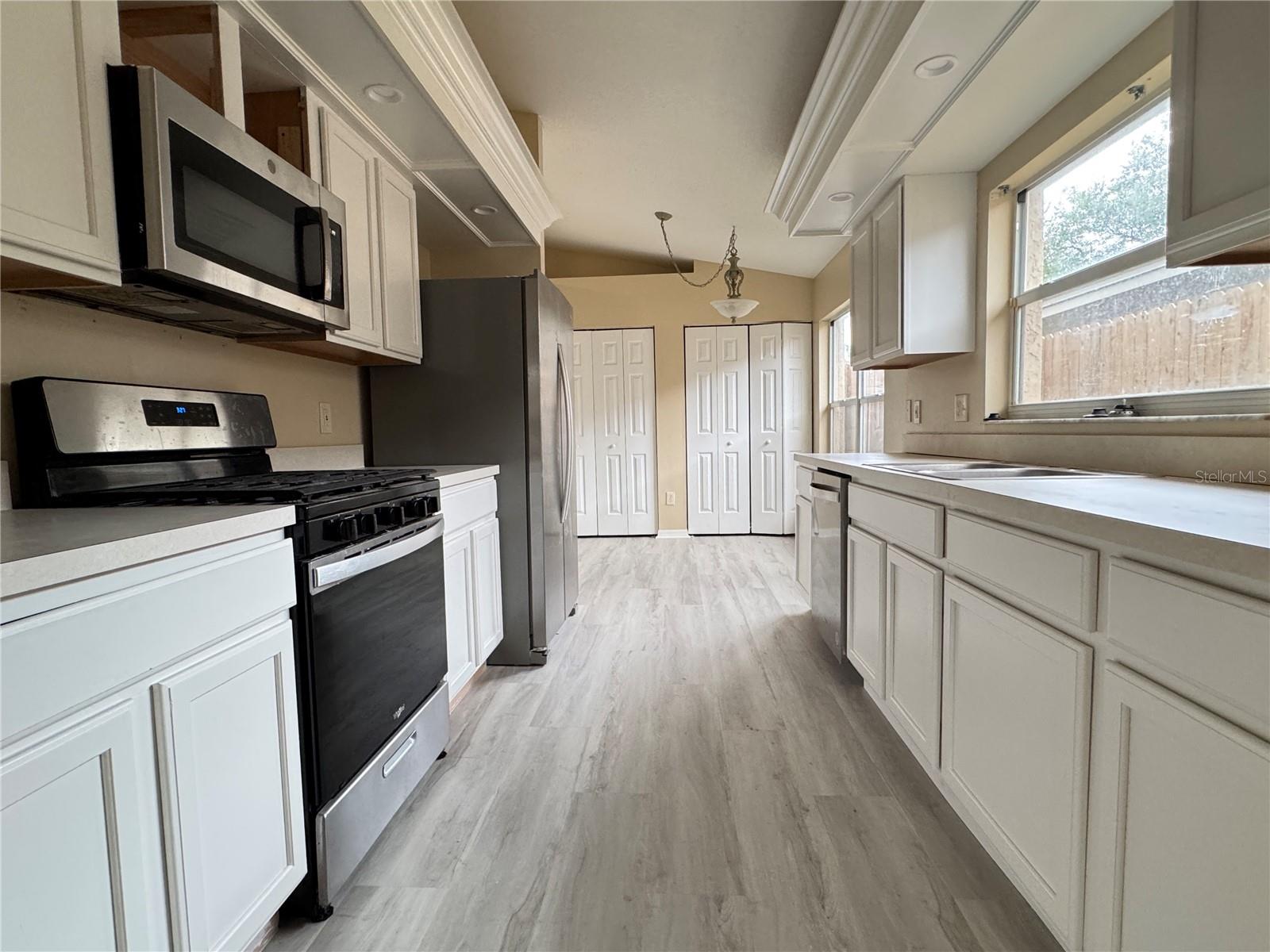 27618 SKY LAKE CIR, WESLEY CHAPEL, FL, 33544