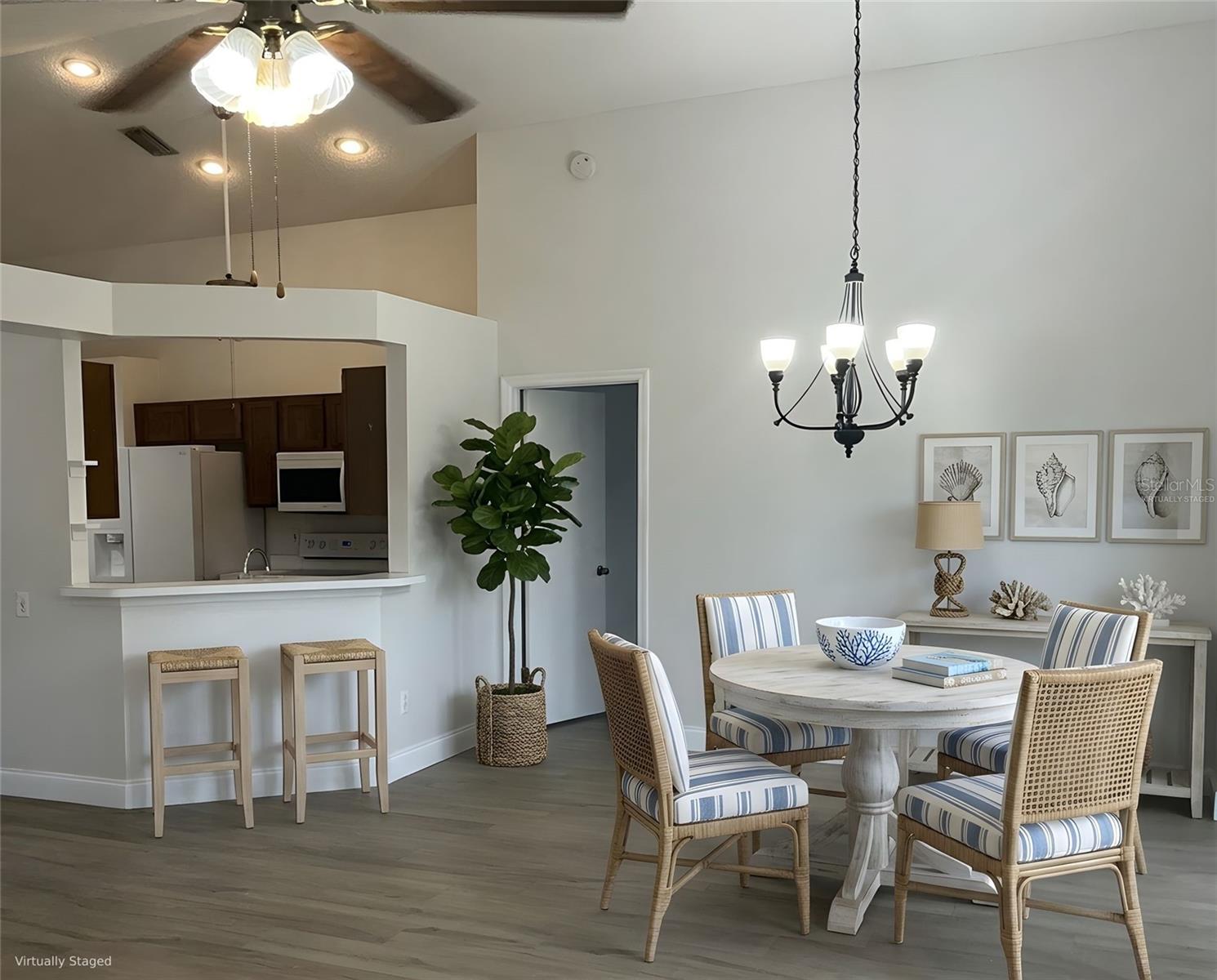 216 ISLAND WATER WAY, APOLLO BEACH, FL, 33572