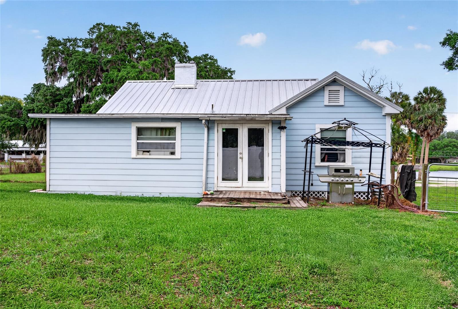431 EDGEWATER AVE, UMATILLA, FL, 32784