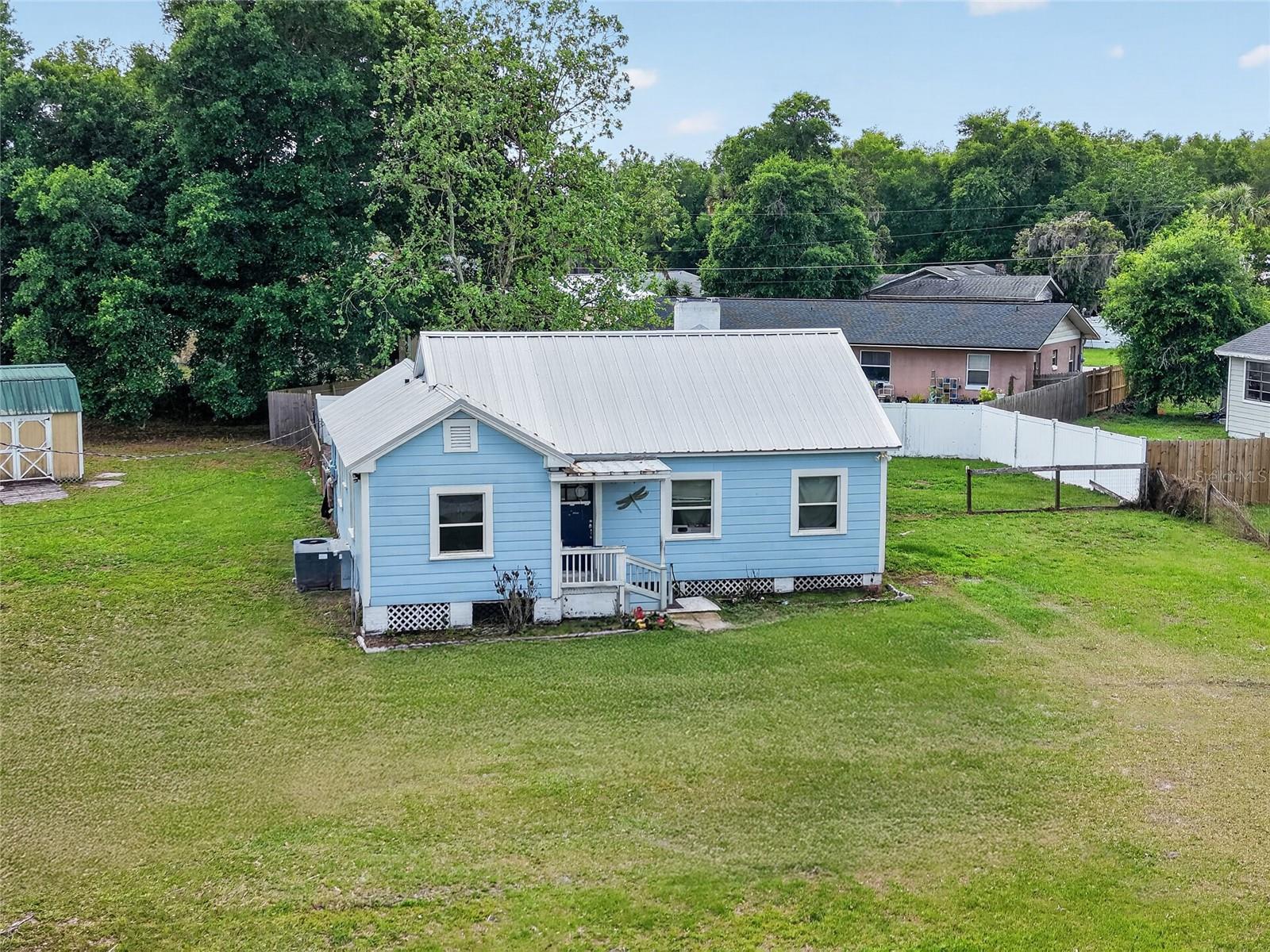 431 EDGEWATER AVE, UMATILLA, FL, 32784