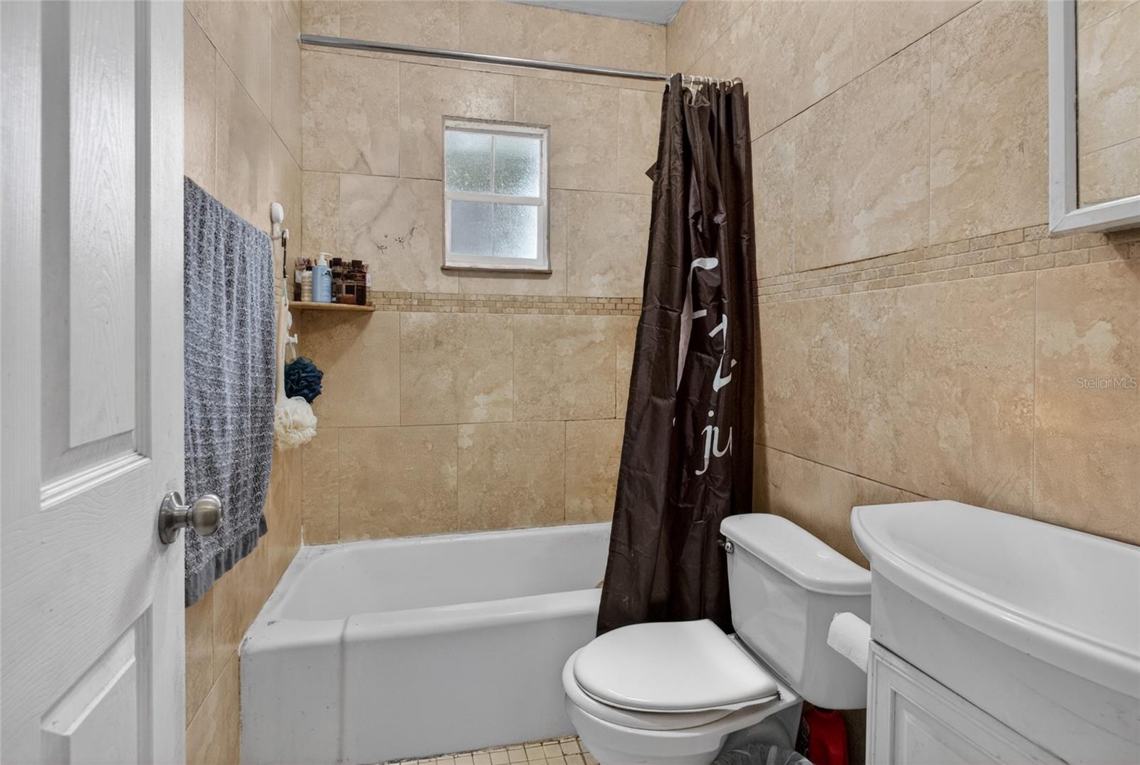 431 EDGEWATER AVE, UMATILLA, FL, 32784
