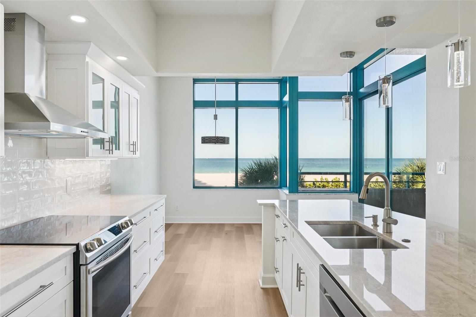 1520 GULF BLVD #202, CLEARWATER BEACH, FL, 33767