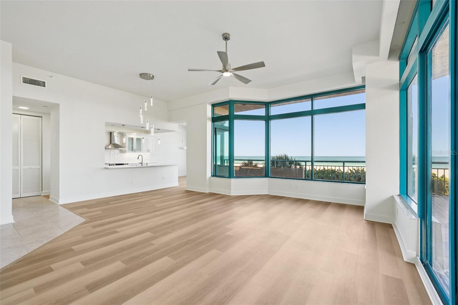 1520 GULF BLVD #202, CLEARWATER BEACH, FL, 33767
