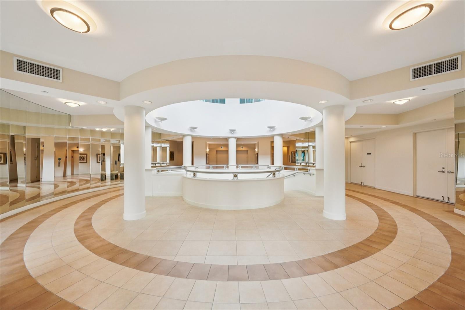 1520 GULF BLVD #202, CLEARWATER BEACH, FL, 33767